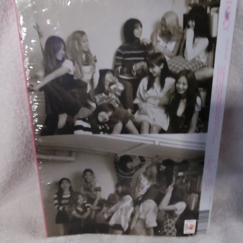 TWICE 7th Mini Album [FANCY YOU] C Ver. CD+P.Book+Lenticular+5p P.Card+Sticker - Picture 2 of 2